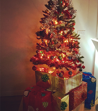 Christmas tree with lights and presents 