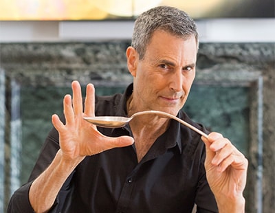 Don't bend the rules - Uri Geller promotes lottery of new-build flat