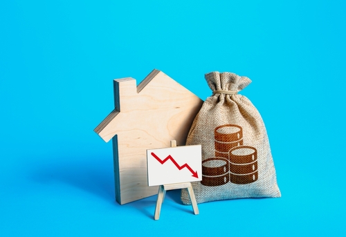 Interest rates held but agents pin hopes on falling mortgage pricing