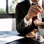 Conveyancers urged to cosy up to estate agents for referrals