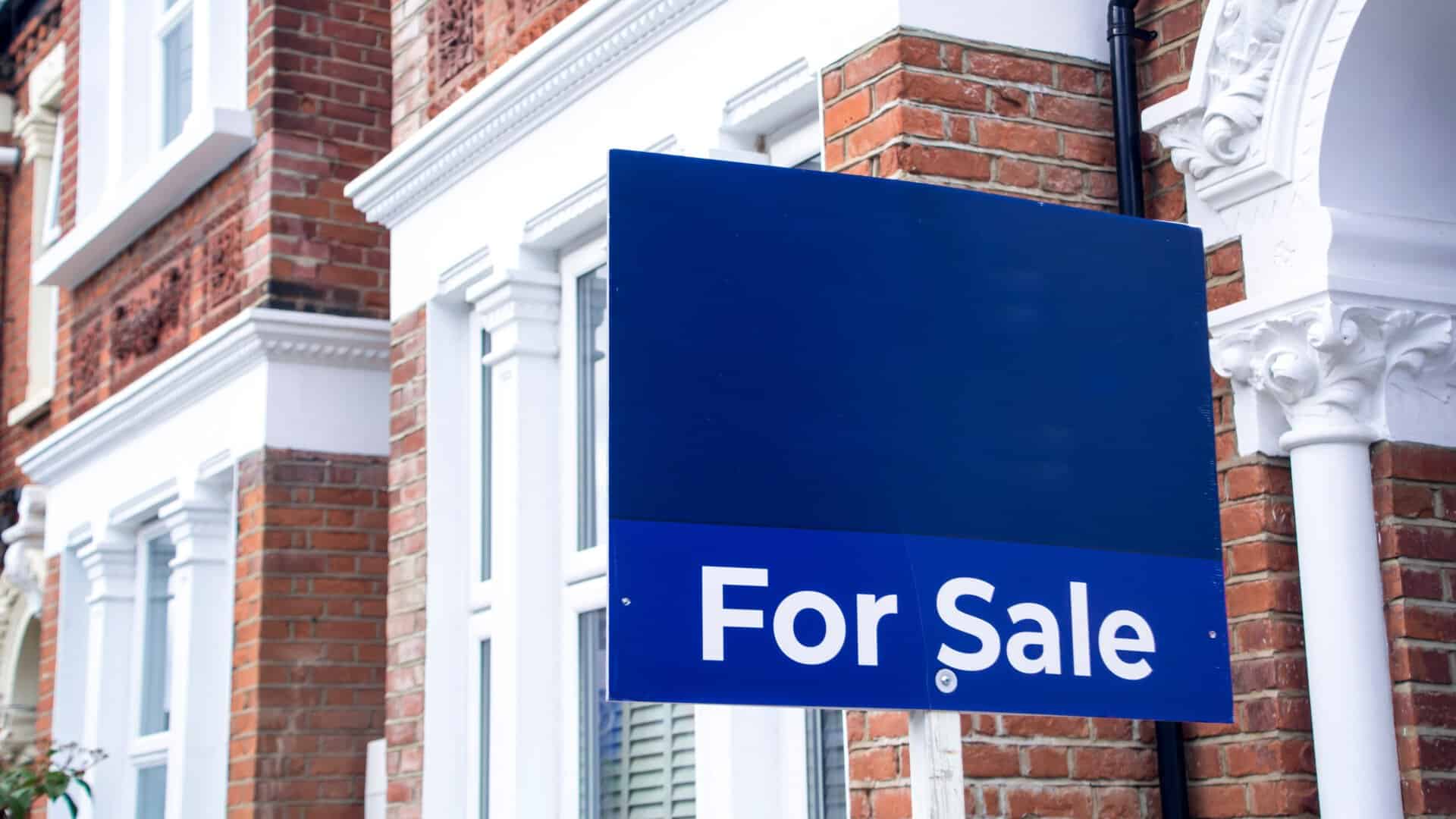 Fall-throughs push sellers away from agents to quick-buy operators